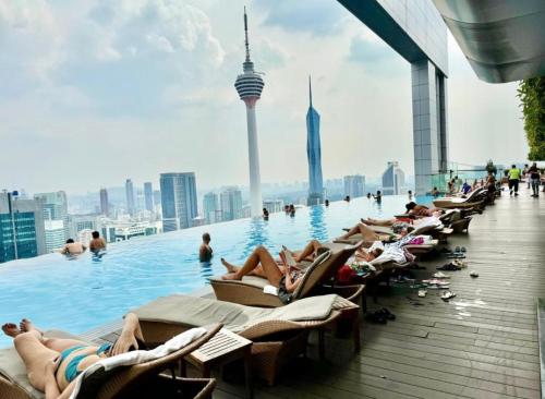 Imagen general del The Face Suites By Infinity Pool. Foto 2