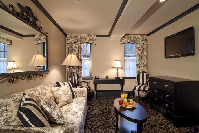 Imagen de los interiores del The French Quarters. Foto 11
