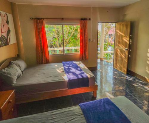 Imagen general del The Funky Monkey Hostel, Ban Haad Rin. Foto 9