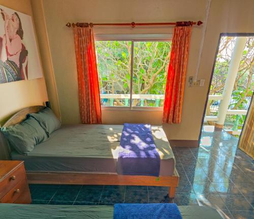 Imagen general del The Funky Monkey Hostel, Ban Haad Rin. Foto 10