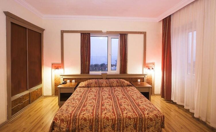 Imagen general del The Garden Beach Hotel. Foto 4