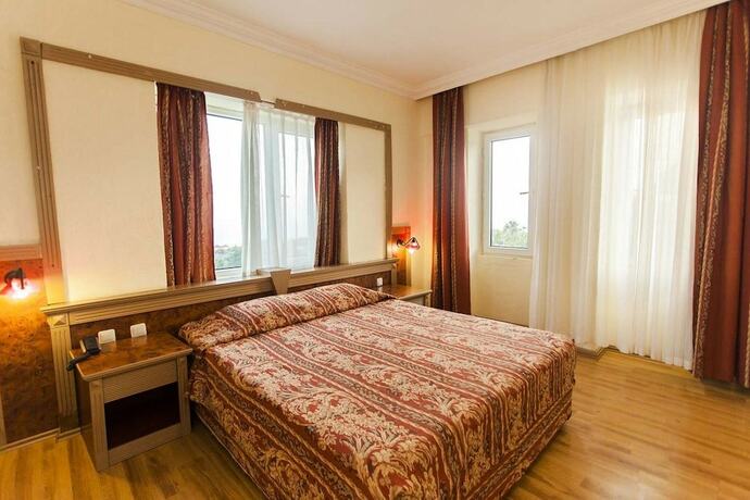 Imagen general del The Garden Beach Hotel. Foto 5