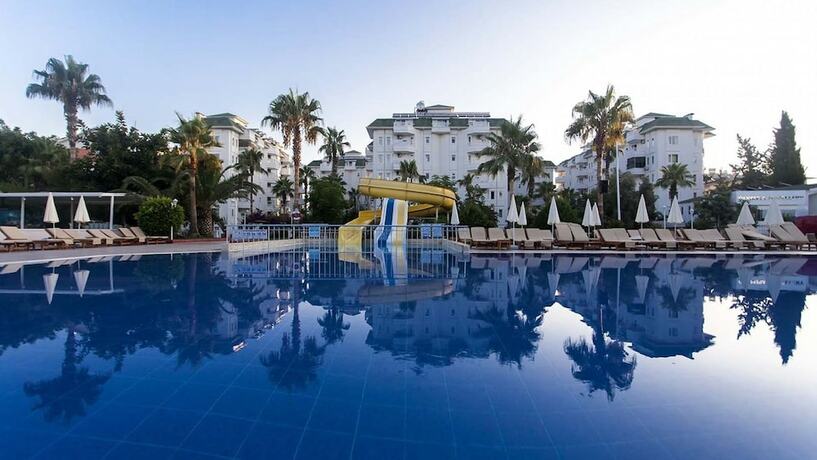 Imagen general del The Garden Beach Hotel. Foto 6