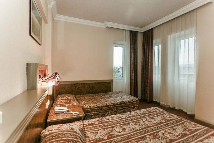 Imagen de la habitación del The Garden Beach Hotel. Foto 15