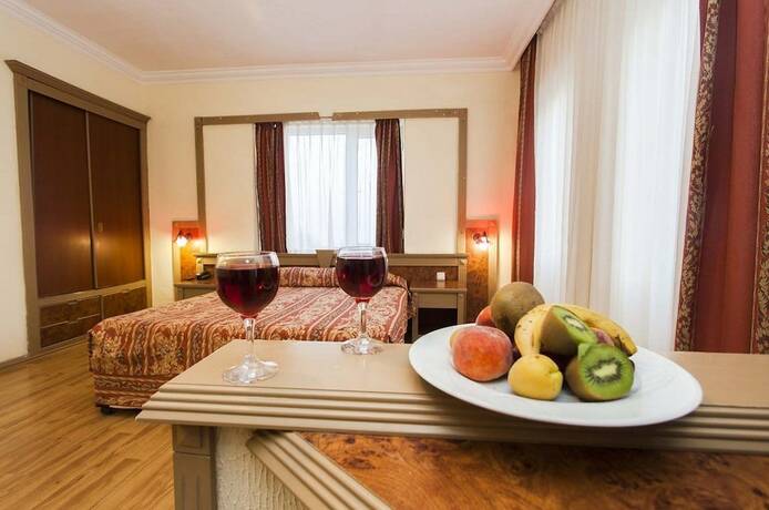 Imagen de la habitación del The Garden Beach Hotel. Foto 16