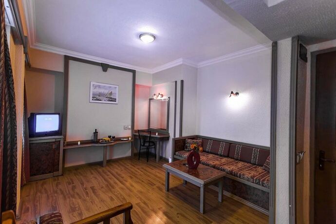 Imagen de la habitación del The Garden Beach Hotel. Foto 18