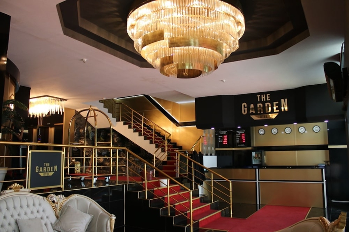 Imagen de los interiores del The Garden Otel. Foto 16
