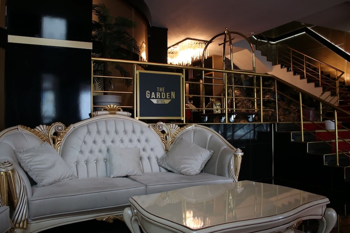 Imagen de los interiores del The Garden Otel. Foto 17