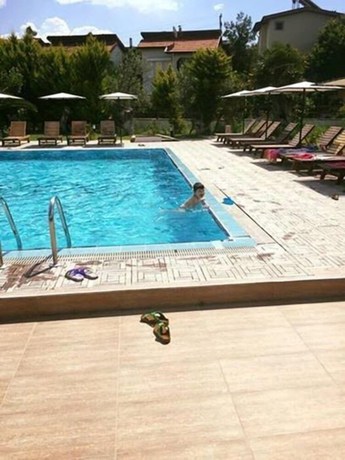 Imagen de la piscina del The Green Beach Resort Hotel. Foto 19