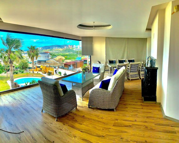 Imagen de los interiores del The Lion\'s Den Kusadasi. Foto 6