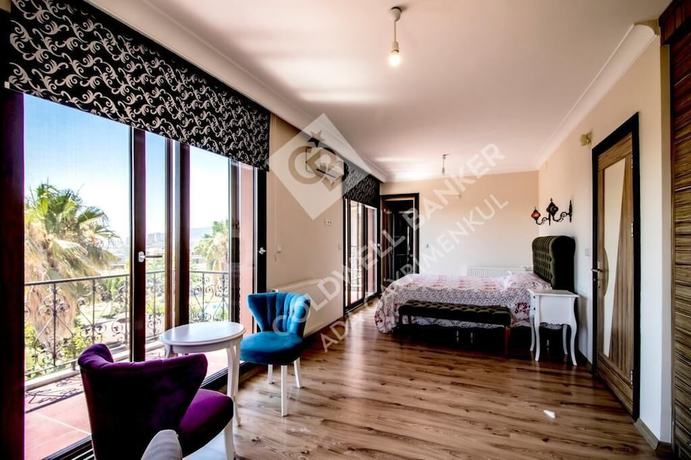Imagen de los interiores del The Lion\'s Den Kusadasi. Foto 10