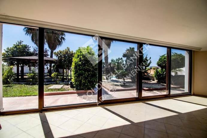 Imagen de los interiores del The Lion\'s Den Kusadasi. Foto 13