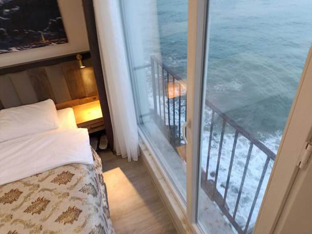 Imagen de la habitación del The Marine Hotel, Arsin. Foto 8