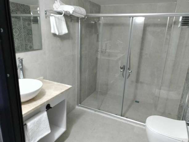 Imagen de la habitación del The Marine Hotel, Arsin. Foto 10