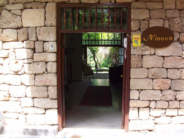 Imagen de los exteriores del The Ninova. Foto 13