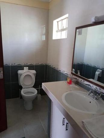 Imagen de la habitación del The Noble Hotel & Conference Centre. Foto 6