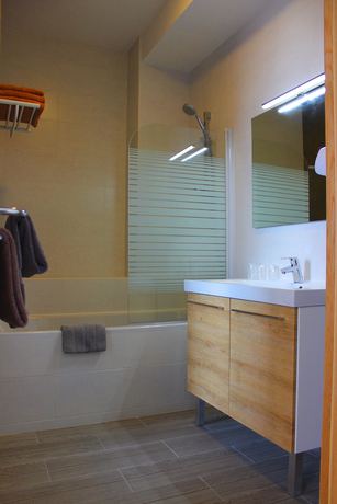 Imagen de la habitación del The Originals Boutique, H&ocirc;tel de la Plage. Foto 13