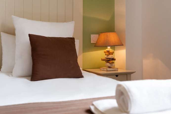 Imagen de la habitación del The Originals Boutique, H&ocirc;tel de la Plage. Foto 19