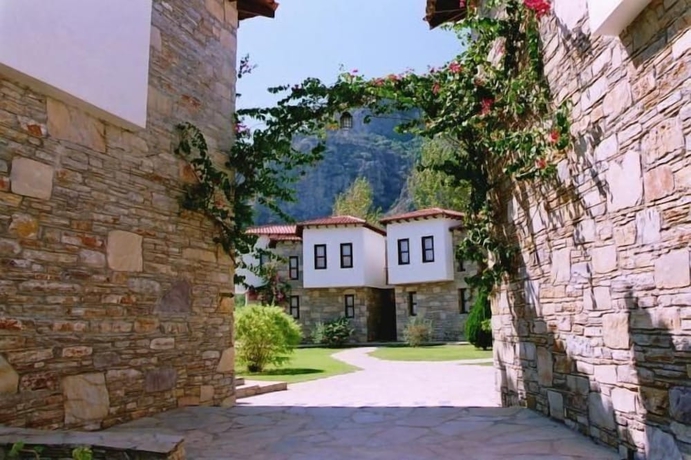 Imagen de los exteriores del The Osmanli Hani. Foto 10