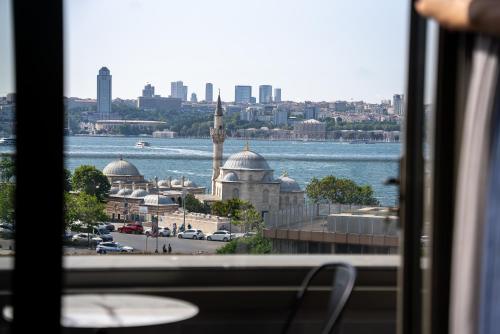Imagen de la habitación del The Palm Bosphorus Hotel. Foto 19