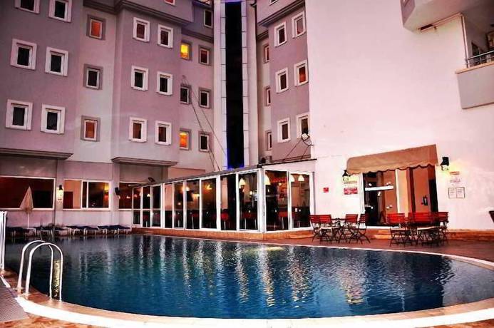 Imagen de la piscina del The Park Marmaris Hotel. Foto 18
