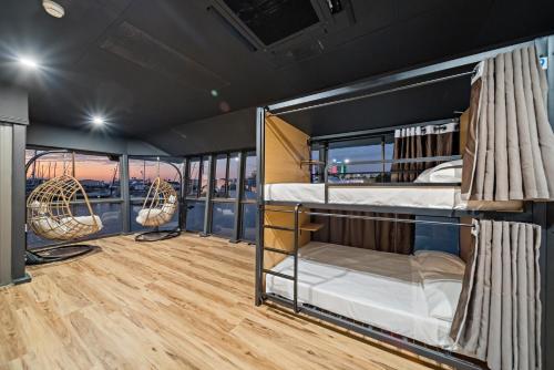 Imagen de la habitación del The Pier Pods on the water- 50m from Townsville bus terminal and ferry terminal- Passport ID requrie. Foto 16