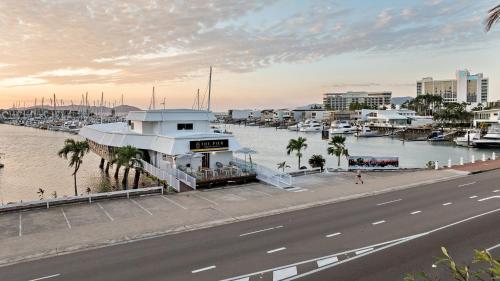 Imagen general del The Pier Pods on the water- 50m from Townsville bus terminal and ferry terminal- Passport ID requrie. Foto 13