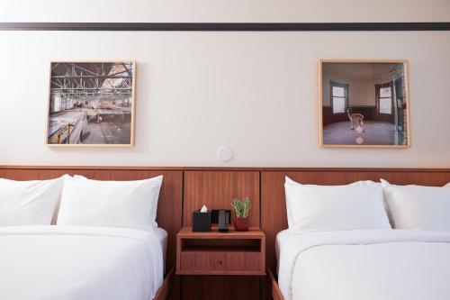 Imagen de la habitación del The Postmark Hotel. Foto 14