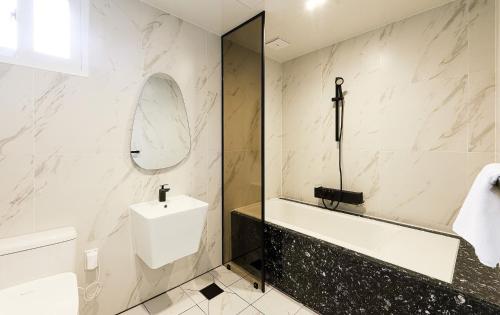 Imagen de la habitación del The Propin Hotel. Foto 13