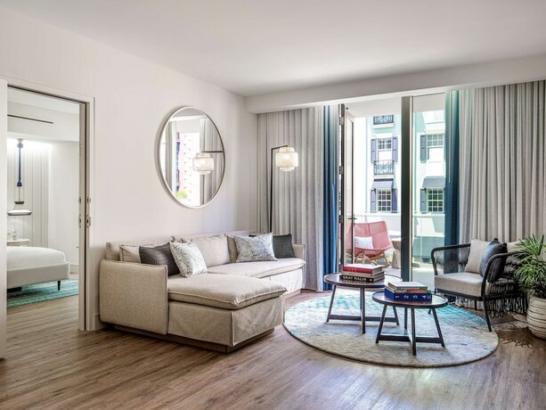 Imagen de la habitación del The Ray Hotel Delray Beach, Curio Collection By Hilton. Foto 13