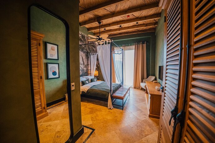Imagen de la habitación del The Remote Hotel. Foto 16