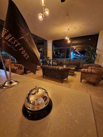 Imagen de los interiores del The Rest Port Hotel. Foto 20