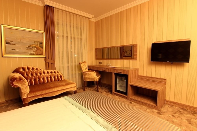 Imagen de los interiores del The Rise Aron Business Hotel Merter. Foto 16