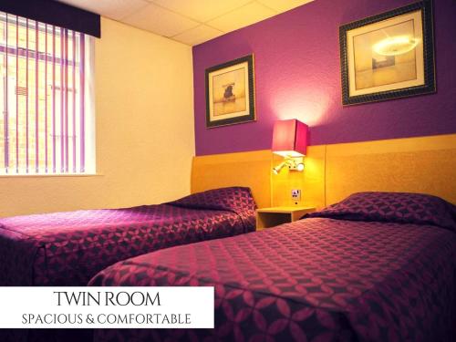 Imagen de la habitación del The Royal Alexandra Hotel. Foto 6