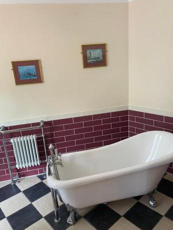 Imagen de la habitación del The Royal Victoria & Bull Hotel. Foto 17