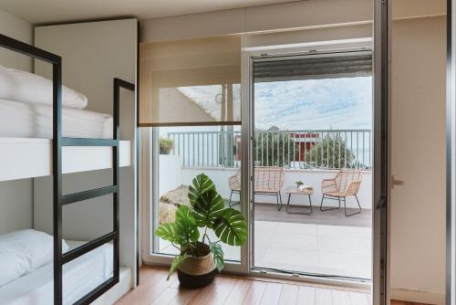 Imagen de la habitación del The Salty Pelican Yoga & Surf Retreat, Ericeira. Foto 20