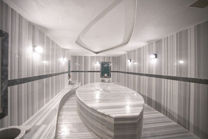 Imagen de los interiores del The Sansa Hotel and Spa. Foto 14
