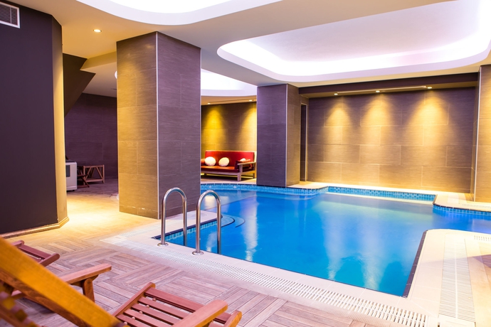 Imagen de la piscina del The Selection Suites. Foto 11