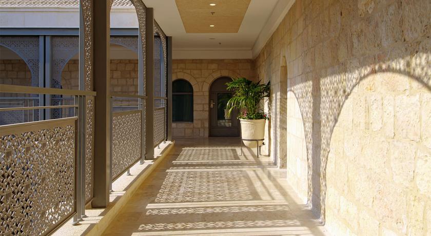 Imagen de los exteriores del The Sephardic House. Foto 8