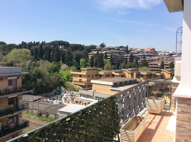 Imagen de los exteriores del The Sun House. Foto 9