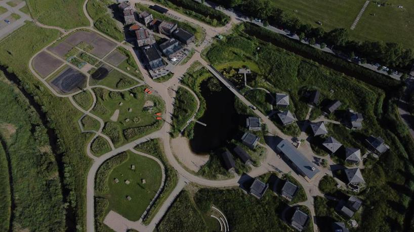 Imagen de los exteriores del The Unbound. Foto 5