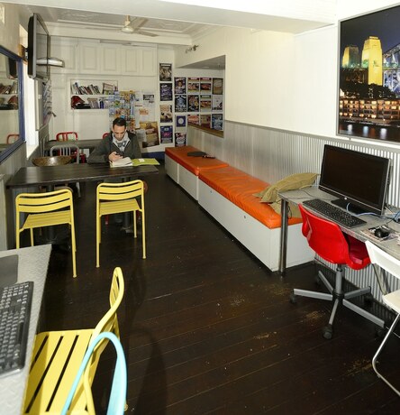 Imagen del bar/restaurante del The Village Kings Cross. Foto 3