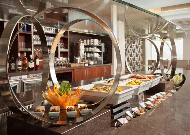 Imagen del bar/restaurante del The Vista At Hilton Tel Aviv. Foto 7