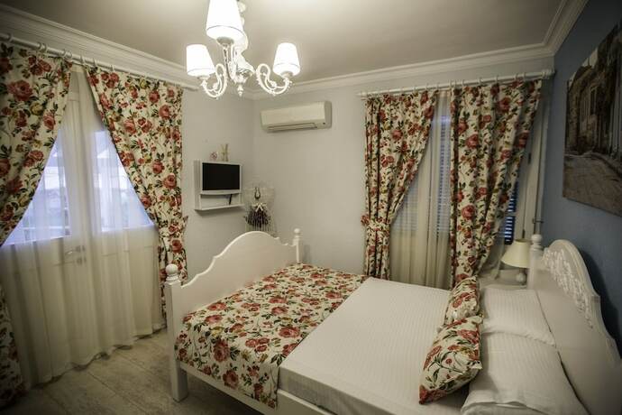 Imagen de la habitación del The White Hotel, Cesme. Foto 13