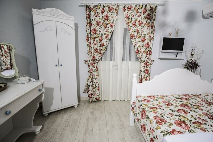Imagen general del The White Hotel, Cesme. Foto 7