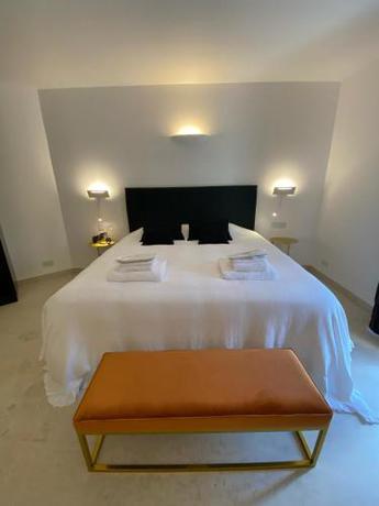 Imagen de la habitación del The White Knight Premium Boutique Hotel. Foto 11