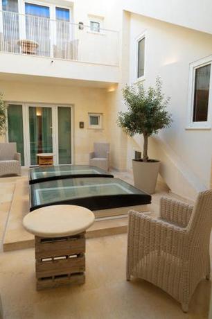 Imagen de la habitación del The White Knight Premium Boutique Hotel. Foto 14