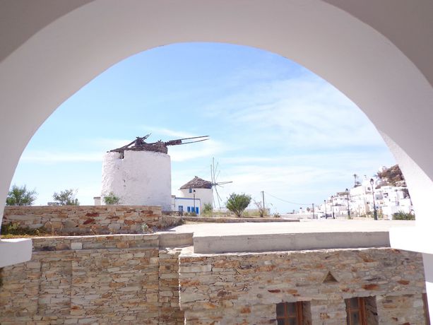 Imagen de los exteriores del The Windmills. Foto 7