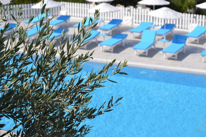 Imagen de la piscina del Thea Butik Hotel and Restaurant. Foto 16