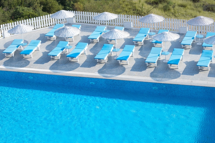 Imagen de la piscina del Thea Butik Hotel and Restaurant. Foto 18